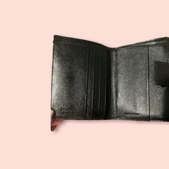 RARE VINTAGE Prada leather/vinyl buckle bag with matching wallet. - Picture 3 of 9